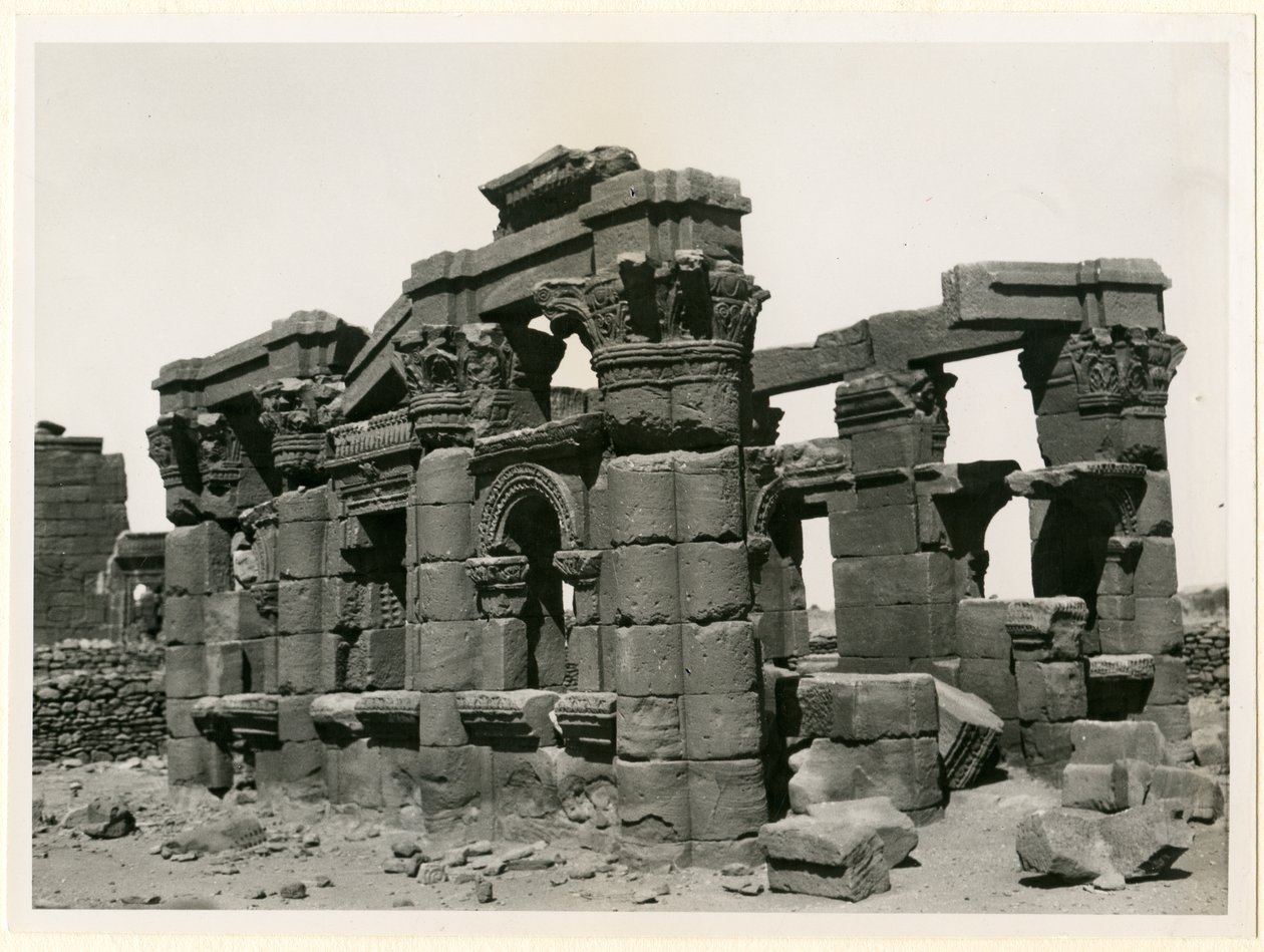 Rzymski kiosk, Naqa, Sudan, zdjęcie Ugo Monneret de Villard autorstwa Ugo Monneret de Villard