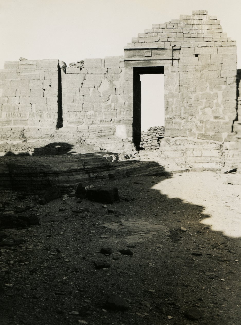 Ruiny świątyni, Qasr Ibrim, Egipt, zdjęcie Ugo Monneret de Villard autorstwa Ugo Monneret de Villard