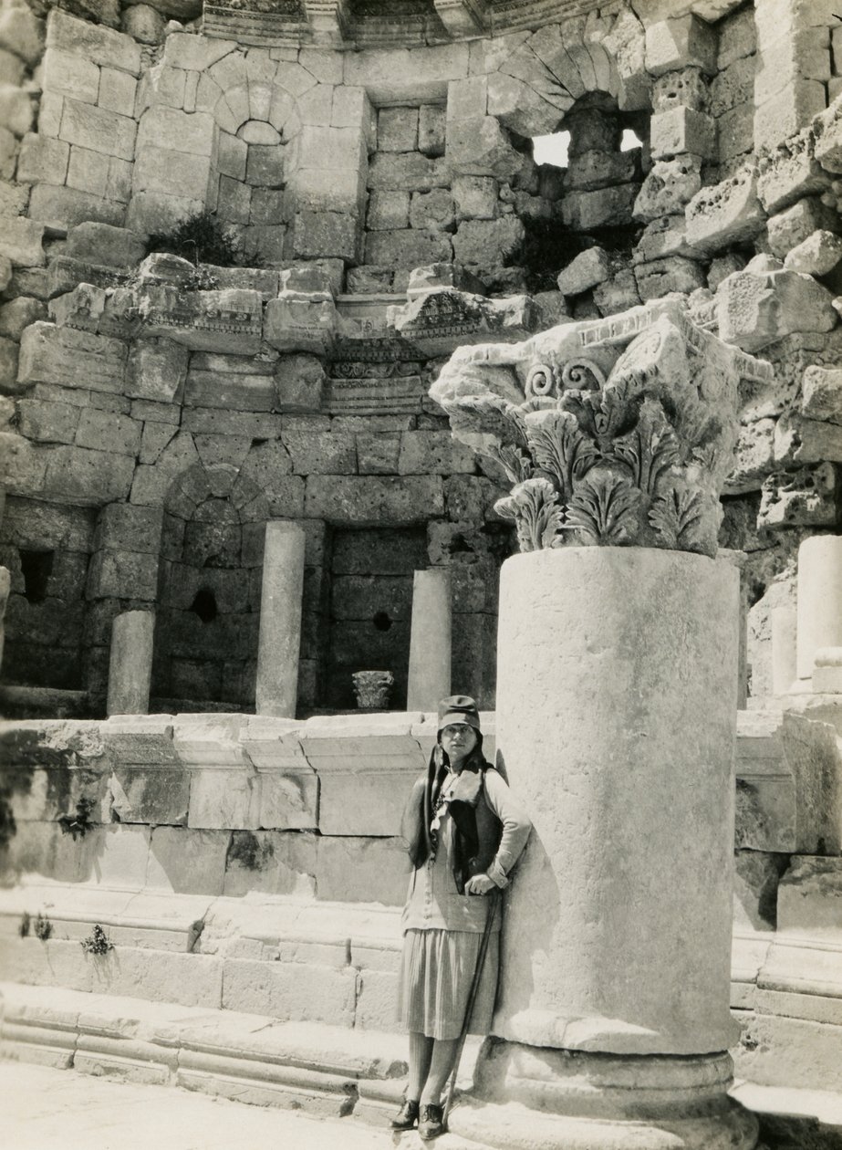Nimfaeum, grecko-rzymskie miasto Gerasa (dziś Jerash), zdjęcie autorstwa Ugo Monneret de Villard, ok. 1930 r. autorstwa Ugo Monneret de Villard