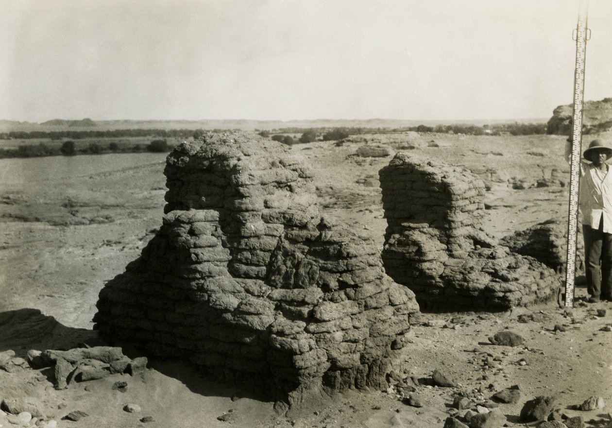 Grobowiec w nekropolii, Qasr Ibrim, Egipt, zdjęcie Ugo Monneret de Villard autorstwa Ugo Monneret de Villard