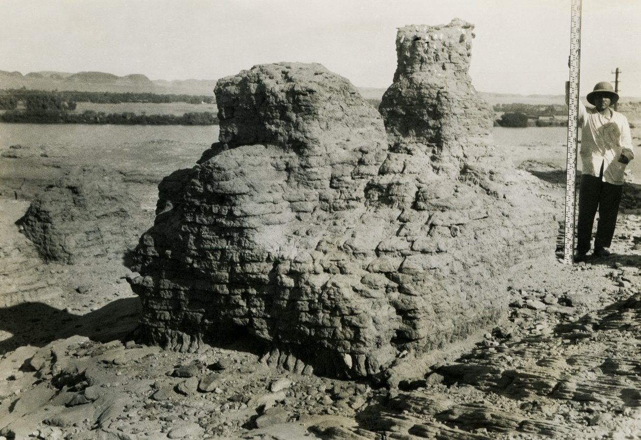 Grobowiec w nekropolii, Qasr Ibrim, Egipt, zdjęcie Ugo Monneret de Villard autorstwa Ugo Monneret de Villard
