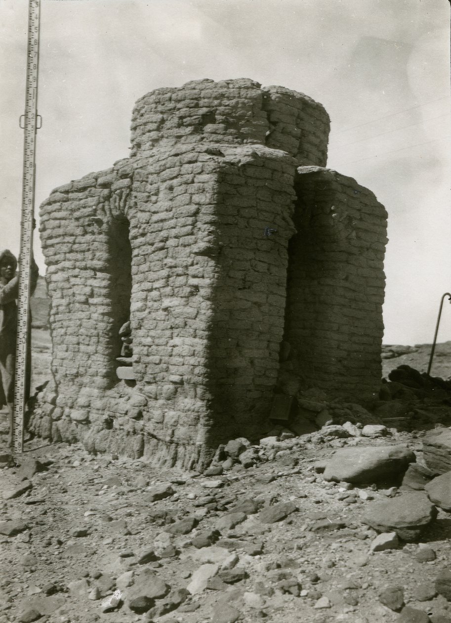 Grobowiec w północnej nekropolii, Qasr Ibrim, Egipt, zdjęcie Ugo Monneret de Villard autorstwa Ugo Monneret de Villard