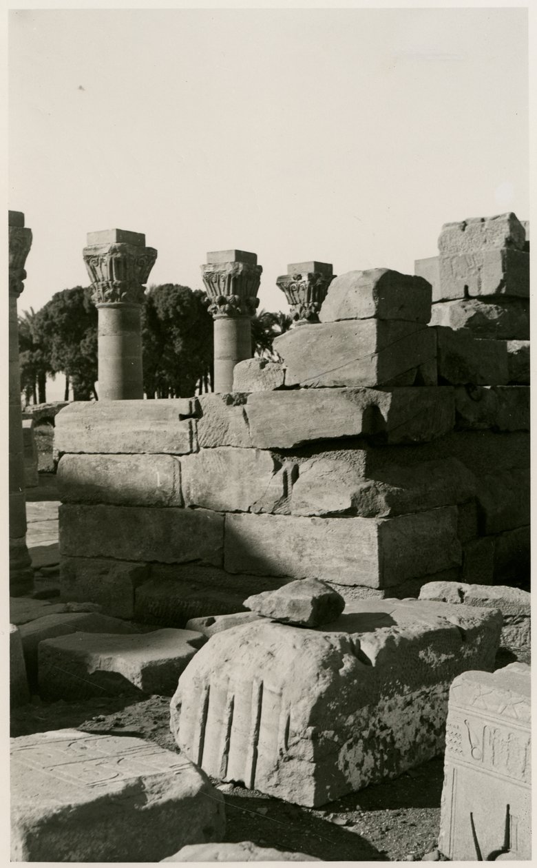 Widok rzymskiego nimfeum, Dendera, Egipt, zdjęcie autorstwa Ugo Monneret de Villard autorstwa Ugo Monneret de Villard