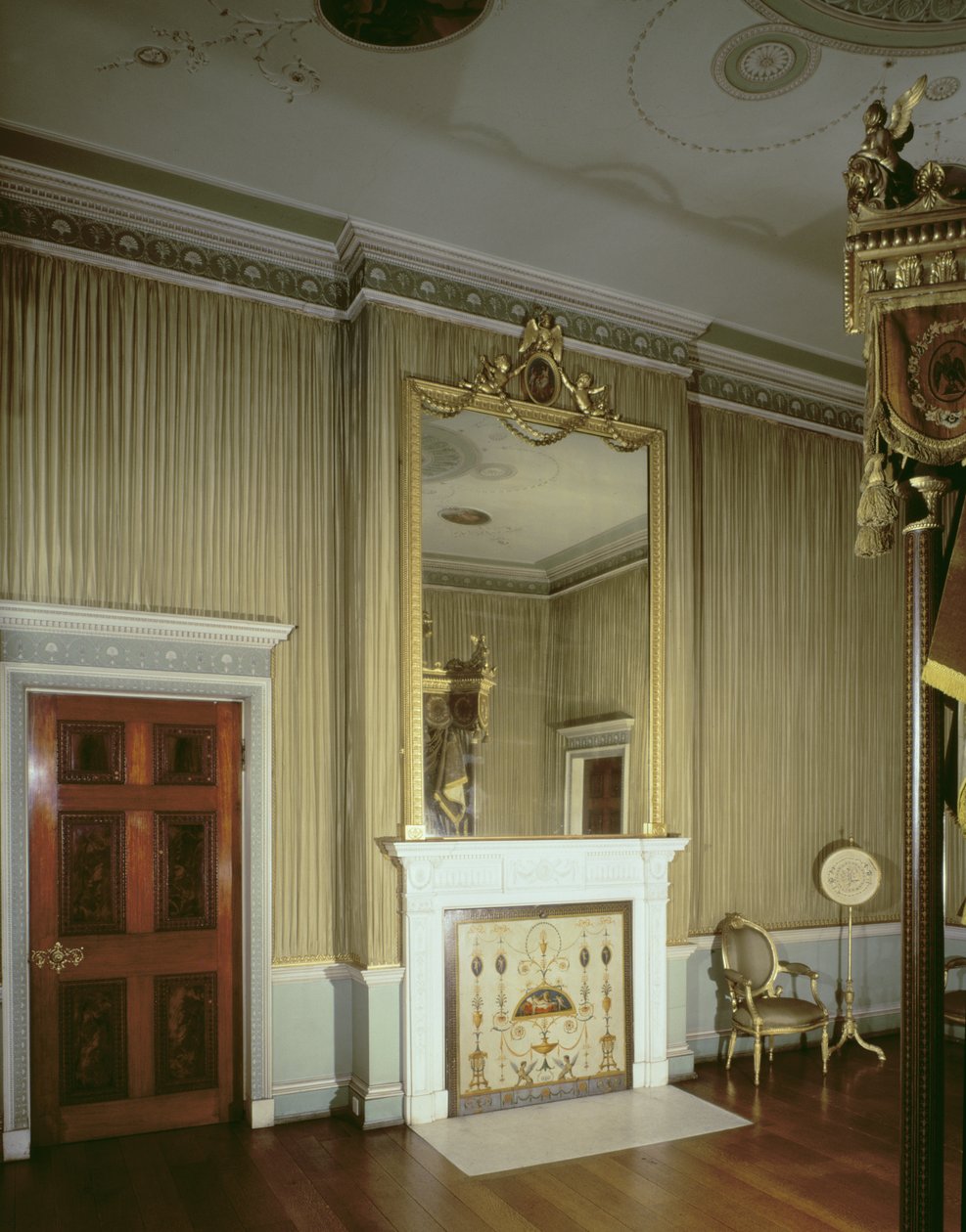 Sypialnia z kominkiem proj. Adama, fot. ok.1776 autorstwa Unbekannt Unbekannt