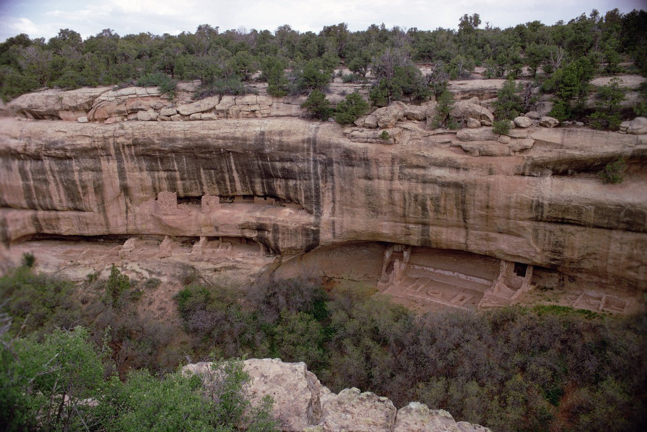 Pozostałości domów na klifie Indian Pueblo, zbudowanych w XI-XIV wieku (szczegóły w 229602 i 229607) autorstwa Unbekannt Unbekannt