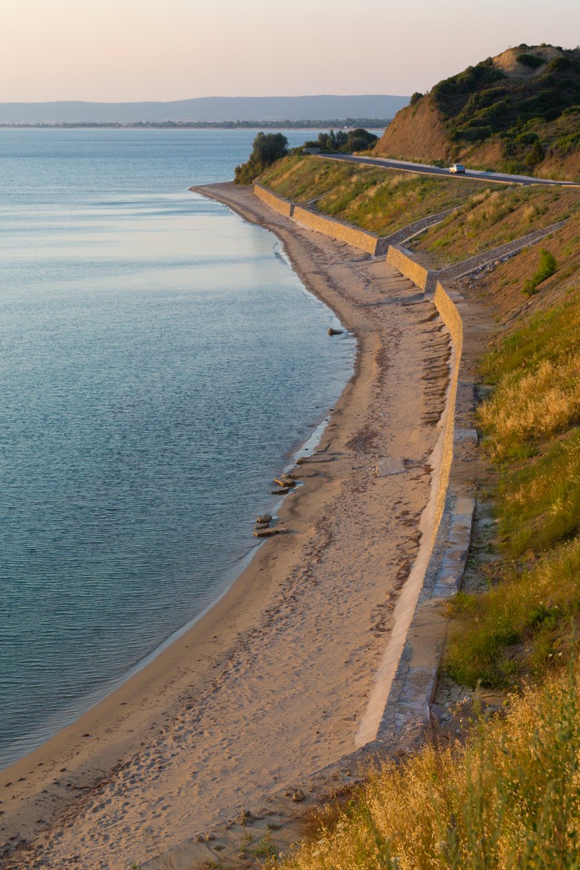Plaża w Anzac Cove, patrząc na północ autorstwa Unbekannt Unbekannt