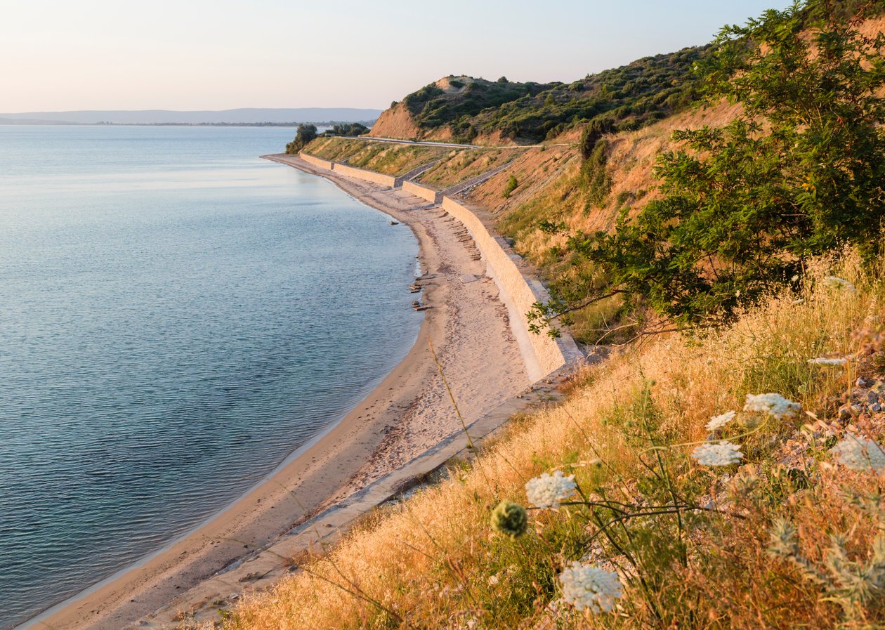 Plaża w Anzac Cove, patrząc na północ autorstwa Unbekannt Unbekannt