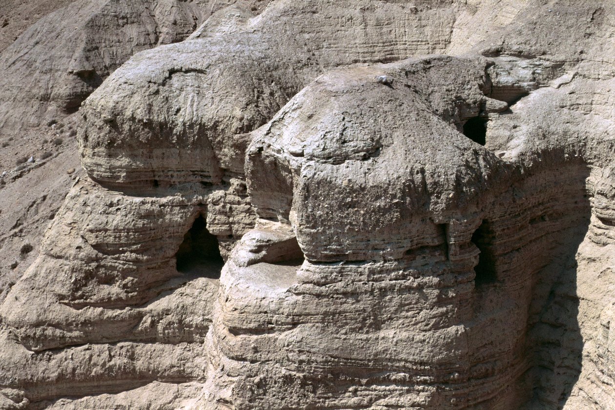 Widok na jaskinie Qumran, gdzie w 1947 roku odkryto Zwoje znad Morza Martwego autorstwa Unbekannt Unbekannt