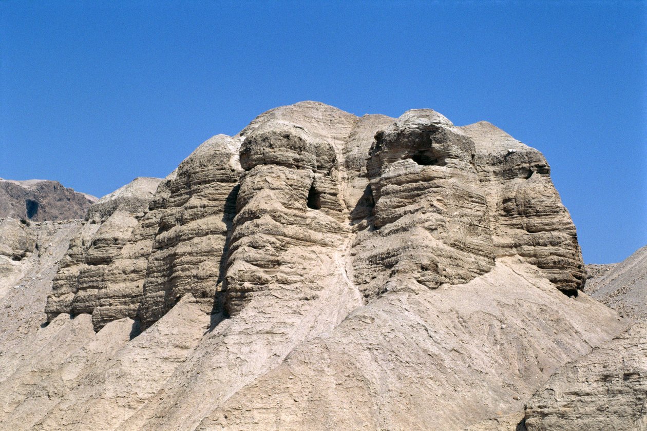 Widok na jaskinie Qumran, gdzie w 1947 roku odkryto zwoje znad Morza Martwego autorstwa Unbekannt Unbekannt