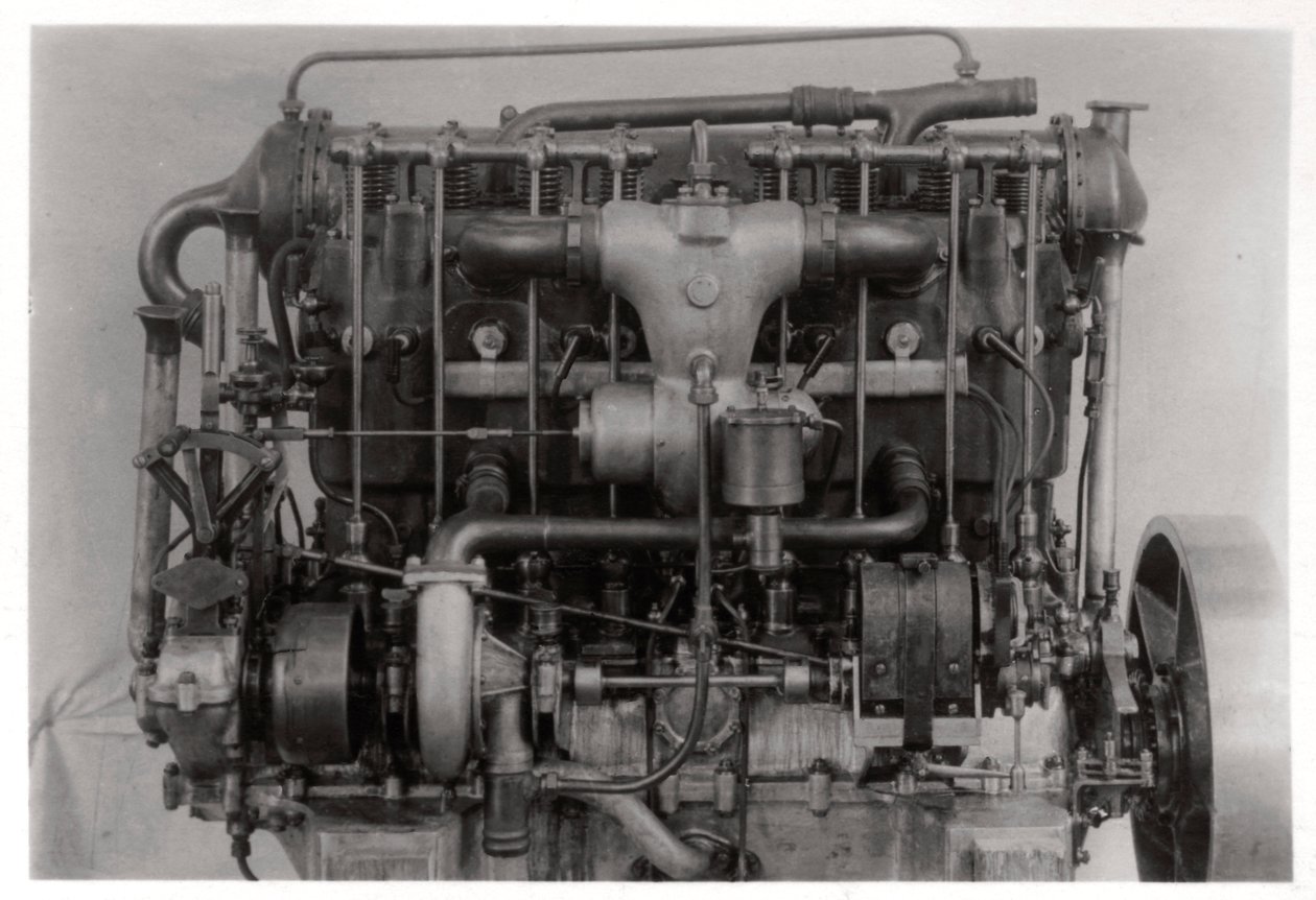 Silnik sterowca 115 KM Daimler Zeppelin LZ 6, c1909-1910 1933 autorstwa Unbekannt