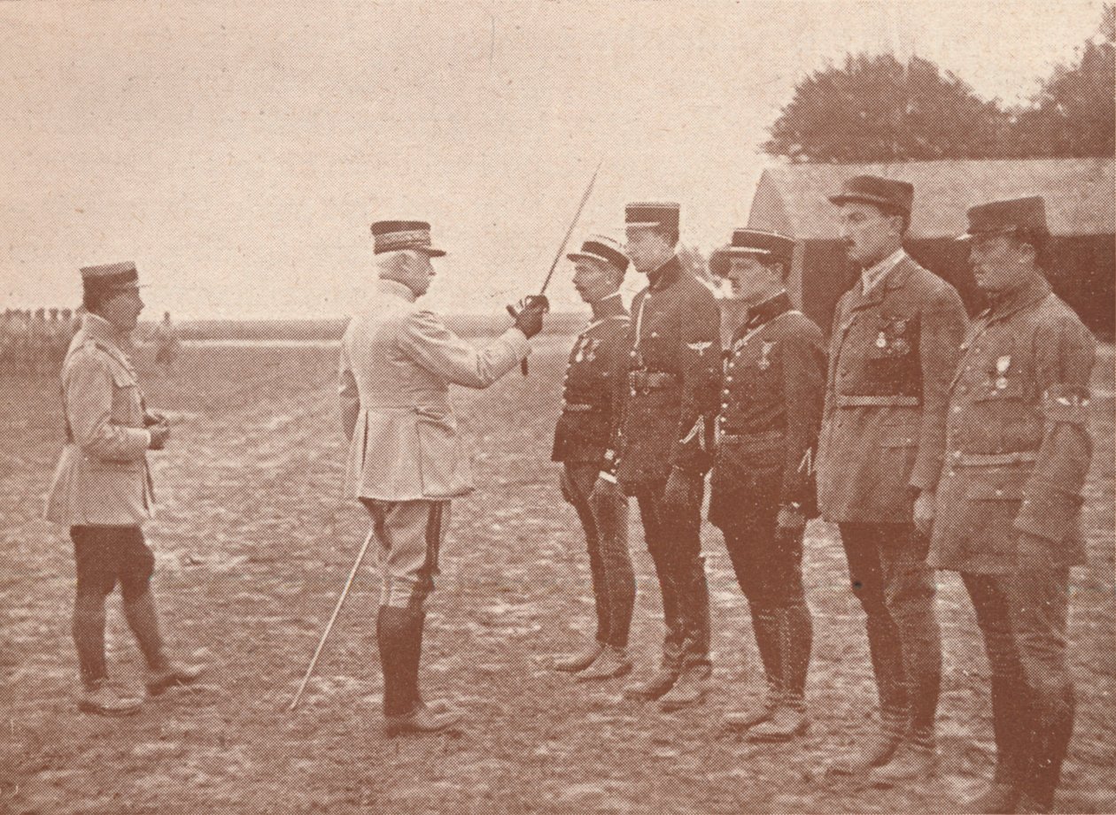 Francuski generał nadający odznaczenia lotnikom, c1918 1919 autorstwa Unbekannt