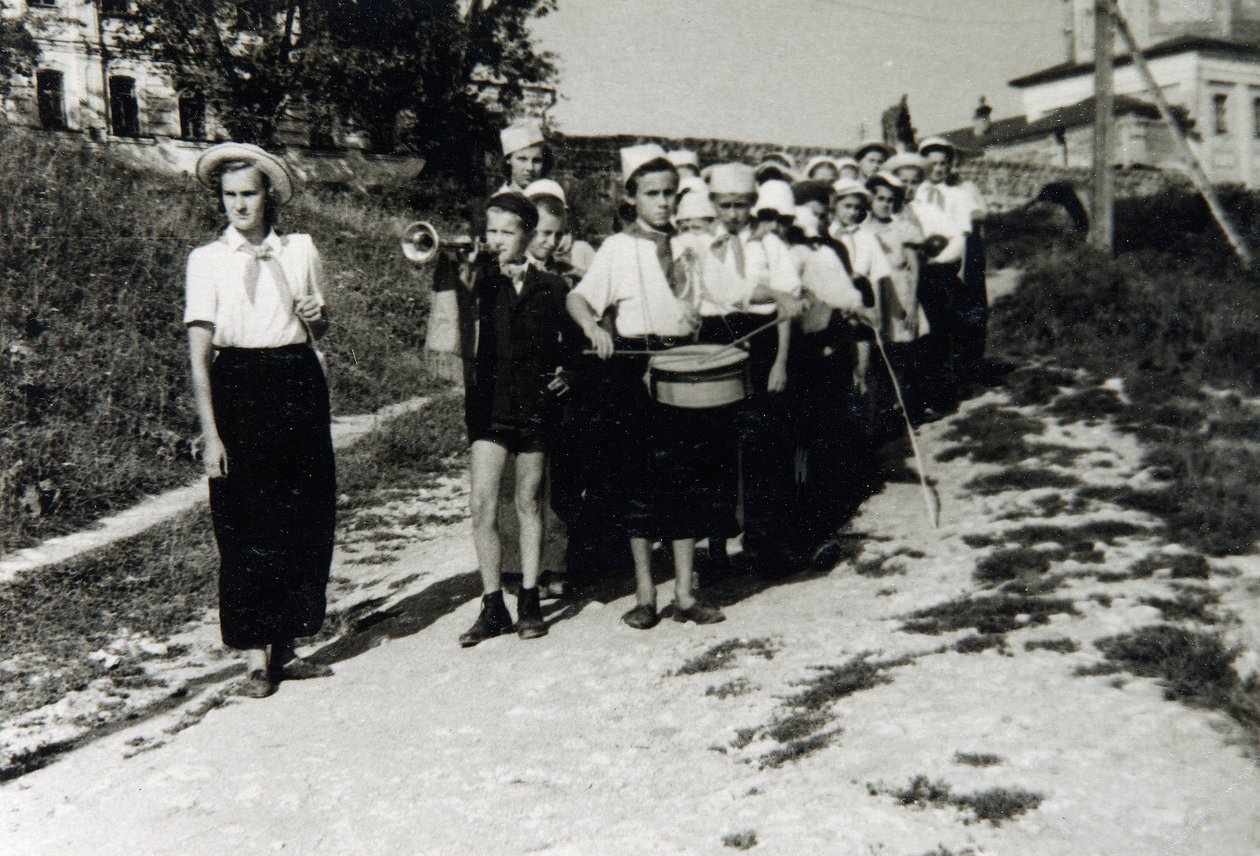 Jednostka pionierska w Ogólnounijnym Obozie Młodych Pionierów Artek, Gurzuf, Krym, ZSRR, lata 30. XX wieku autorstwa Unbekannt