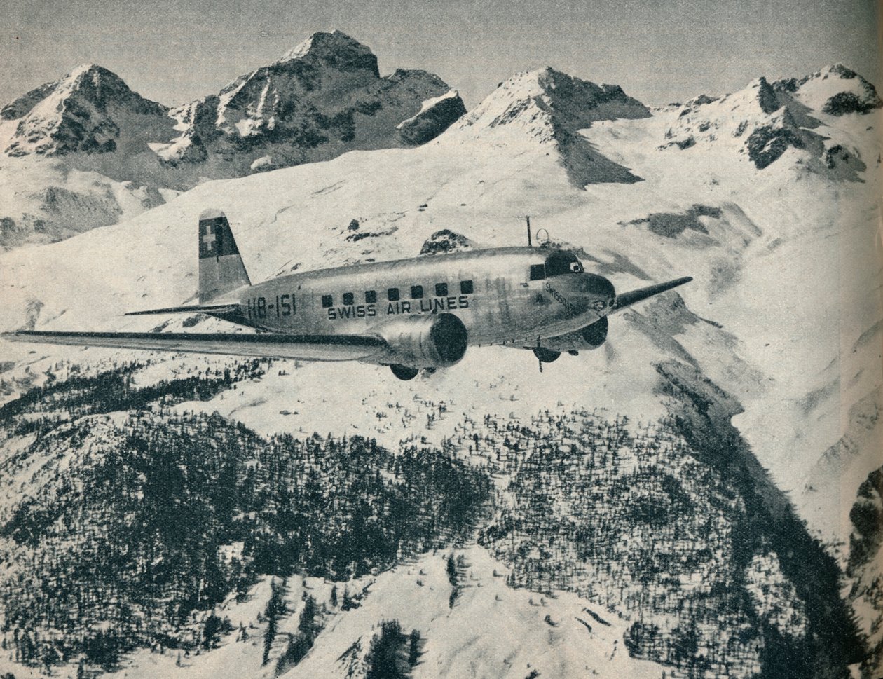 Samolot Swissair lecący w pobliżu lotniska St Moritz, Szwajcaria, c1936 c1937 autorstwa Unbekannt