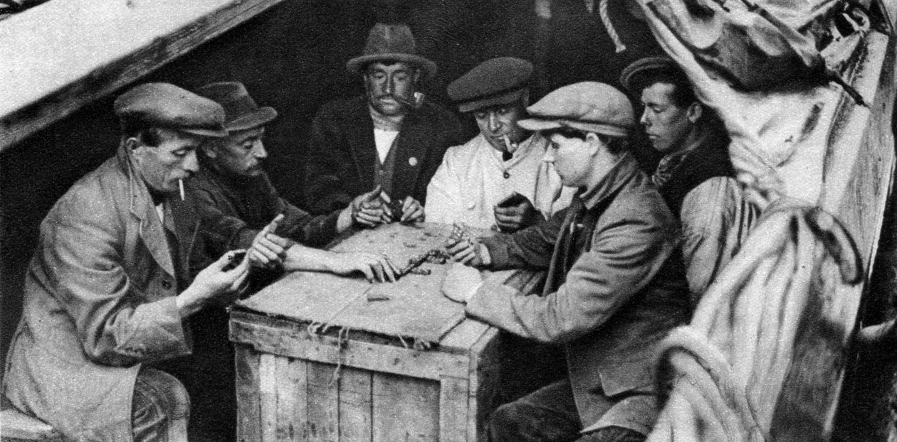 Barka i jego koledzy grają w domino w ładowni łodzi kanałowej, 1926-1927 autorstwa Unbekannt