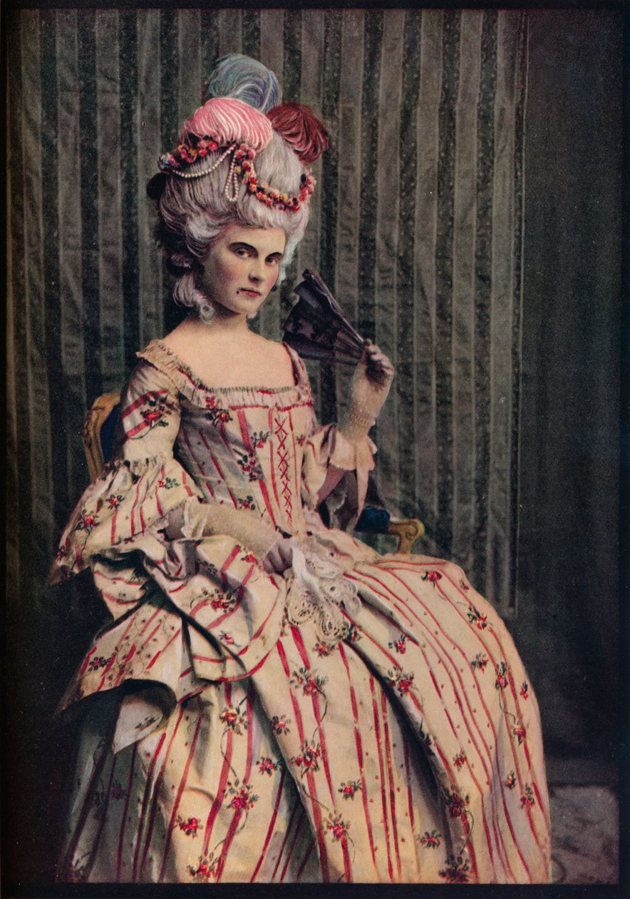 Sukienka o uroczych proporcjach z przepięknego francuskiego brokatu. Okres 1775-85, c1913 autorstwa Unbekannt