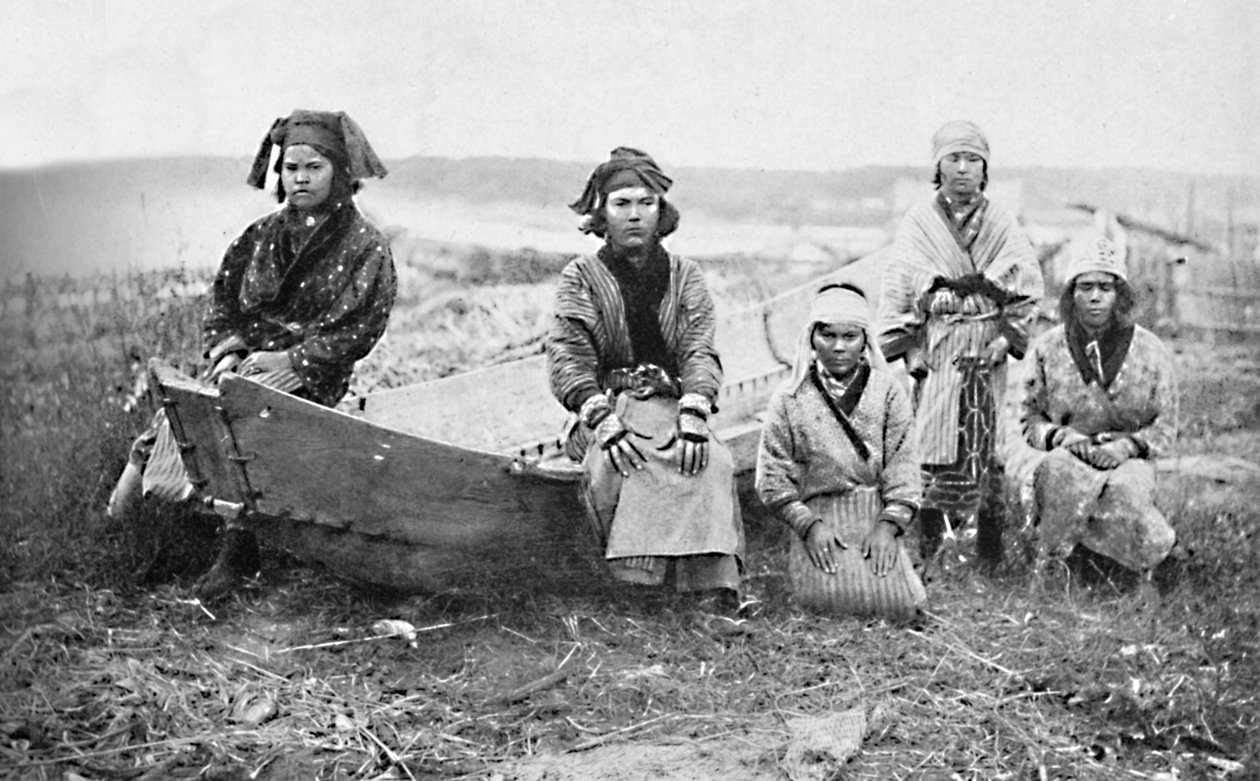 Impreza kobiet Ajnów, Monbetsu, Hokkaido, Japonia, 1902 autorstwa Unbekannt