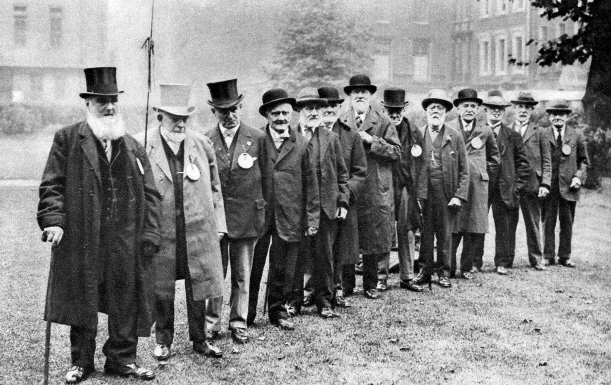 Szereg starych taksówek, Londyn, 1926-1927 autorstwa Unbekannt