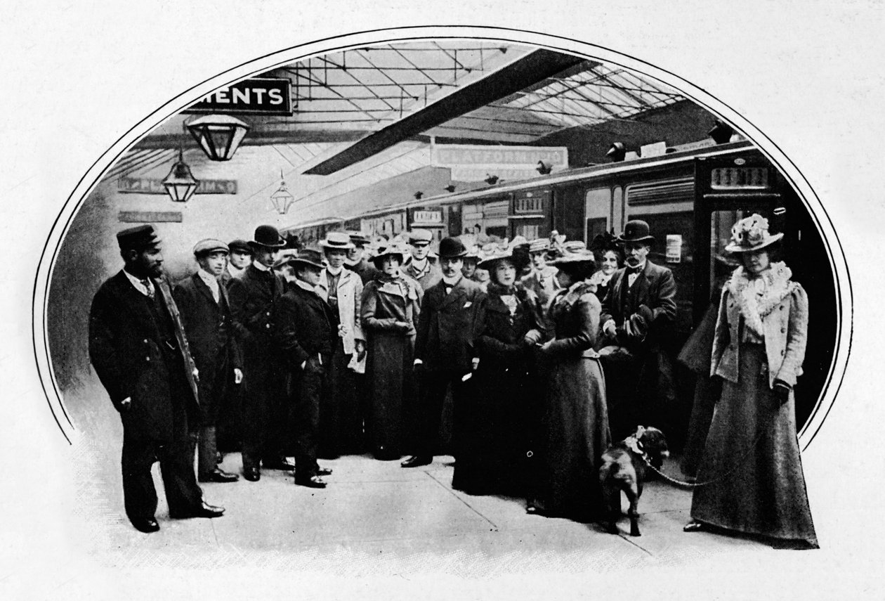 Grupa teatralna rozpoczynająca trasę koncertową, Euston Station, Londyn, ok. 1900 1901 r. autorstwa Unbekannt
