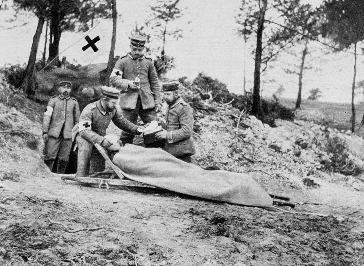 Ranny żołnierz niemiecki na punkcie opatrunkowym, I wojna światowa, 1915 autorstwa Unbekannt