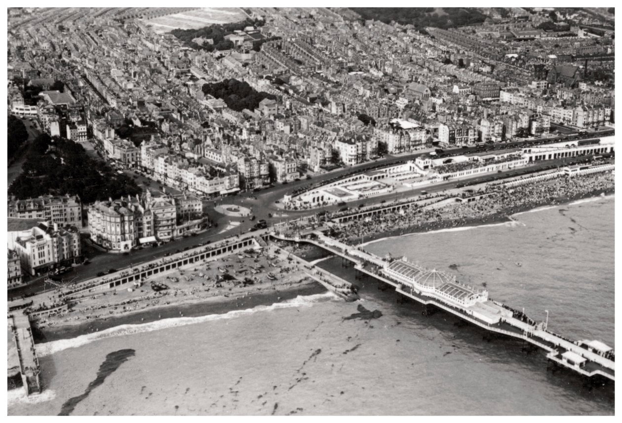 Widok z lotu ptaka na Brighton, Sussex, z Zeppelina, 1931 1933 autorstwa Unbekannt