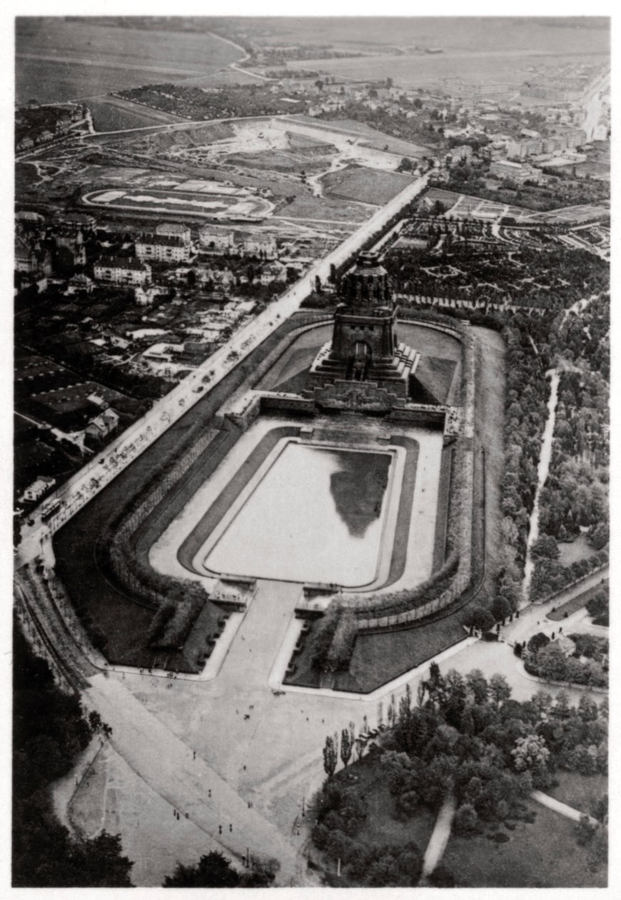 Widok z lotu ptaka na Volkerschlachtdenkmal, Lipsk, Niemcy, z Zeppelina, c1931 1933 autorstwa Unbekannt