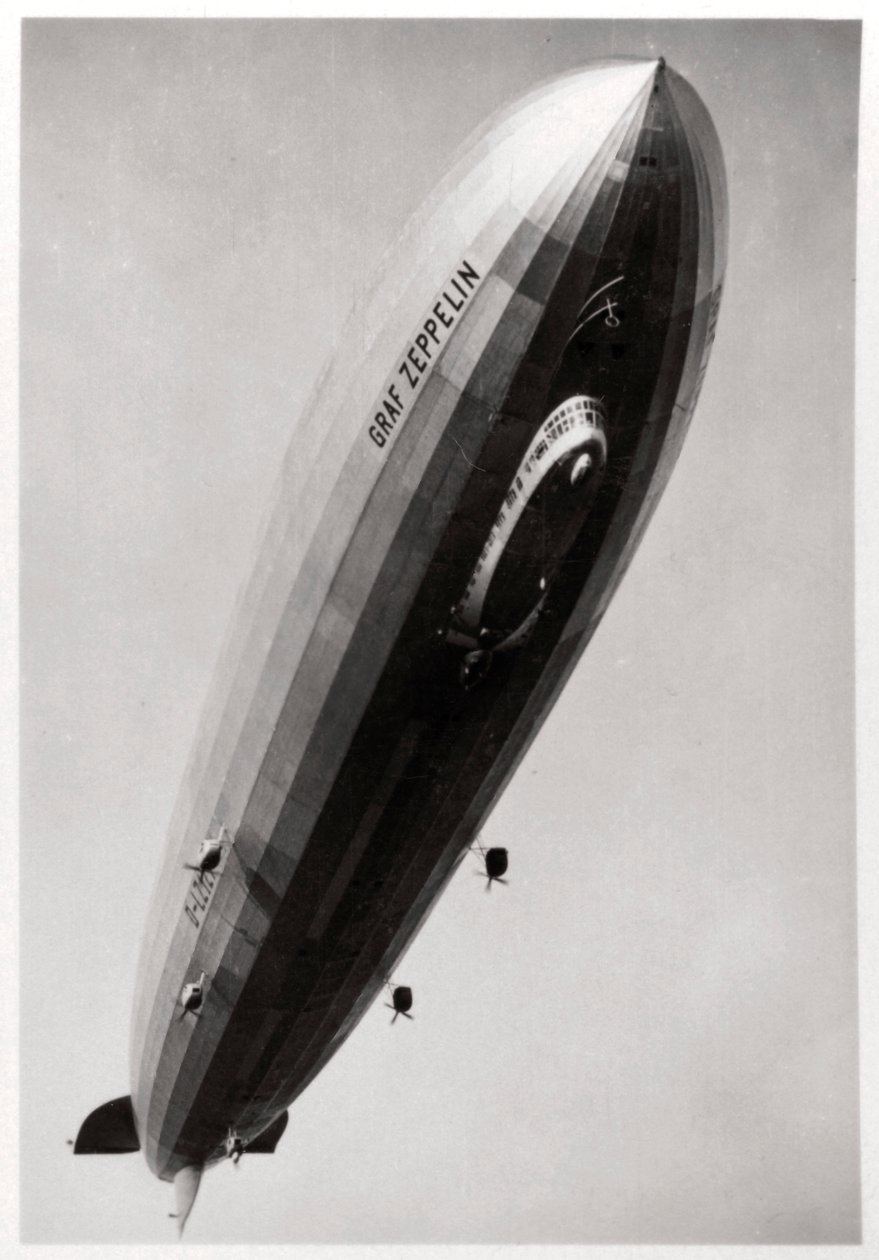 Sterowiec LZ127 Graf Zeppelin, widok z dołu, 1933 autorstwa Unbekannt