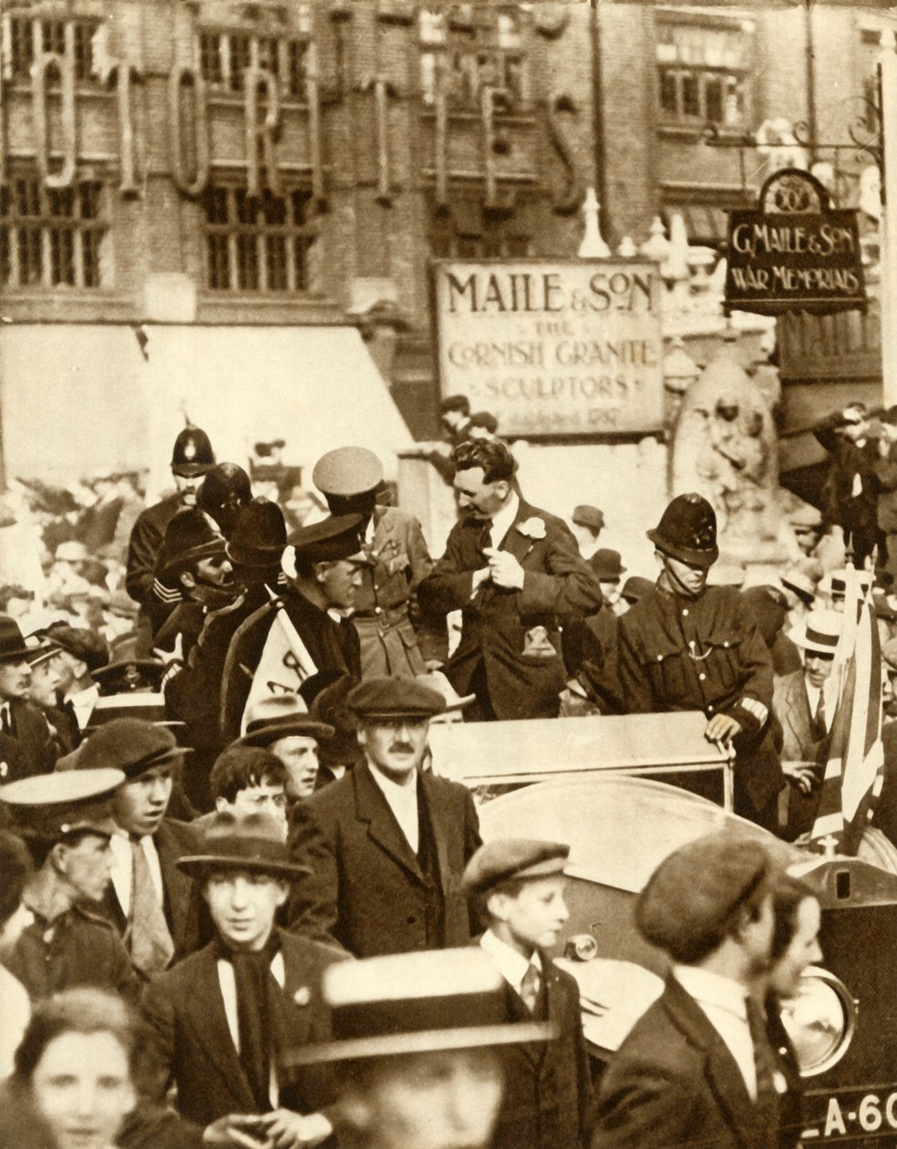 Alcock i Brown... po pierwszym nieprzerwanym locie transatlantyckim, Londyn, czerwiec 1919, 1935. autorstwa Unbekannt