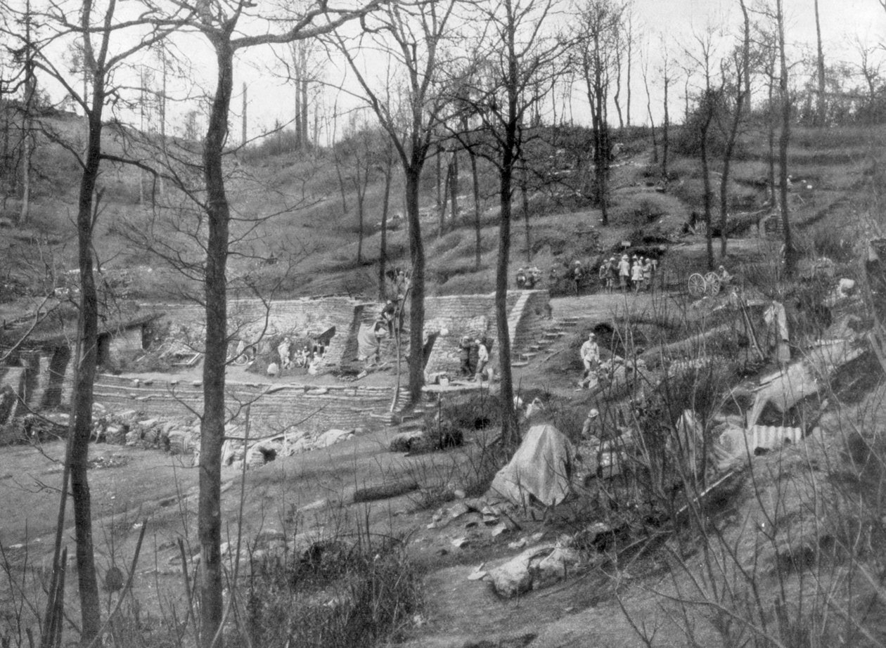 Alianckie stanowisko dowodzenia na górze Kemmel w pobliżu Ypres, Belgia, 23 kwietnia 1918 r. autorstwa Unbekannt