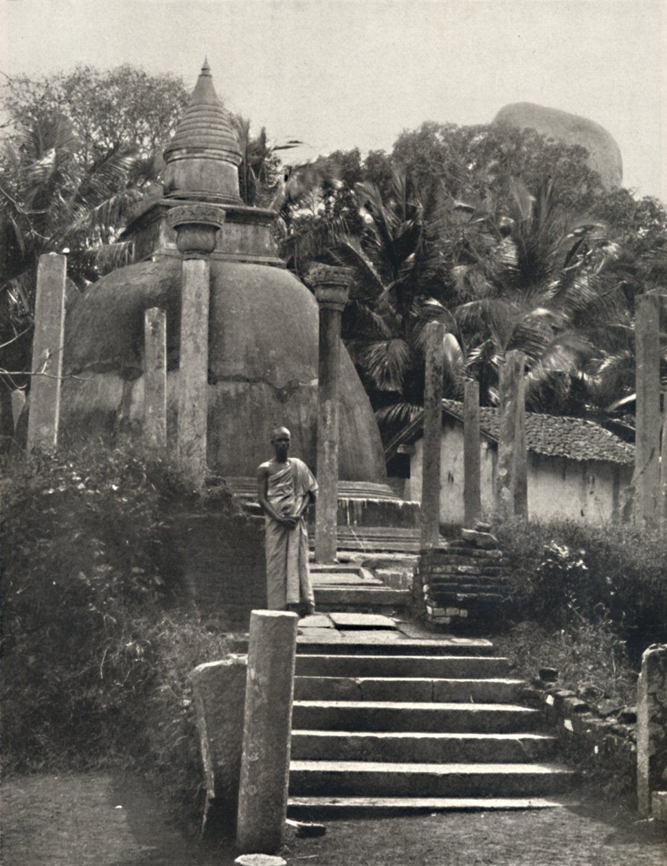 Ambatthala Dagoba w Mihintale, miejsce spoczynku relikwii Mahindy, zbudowanej 275 r. p.n.e. 1926 autorstwa Unbekannt