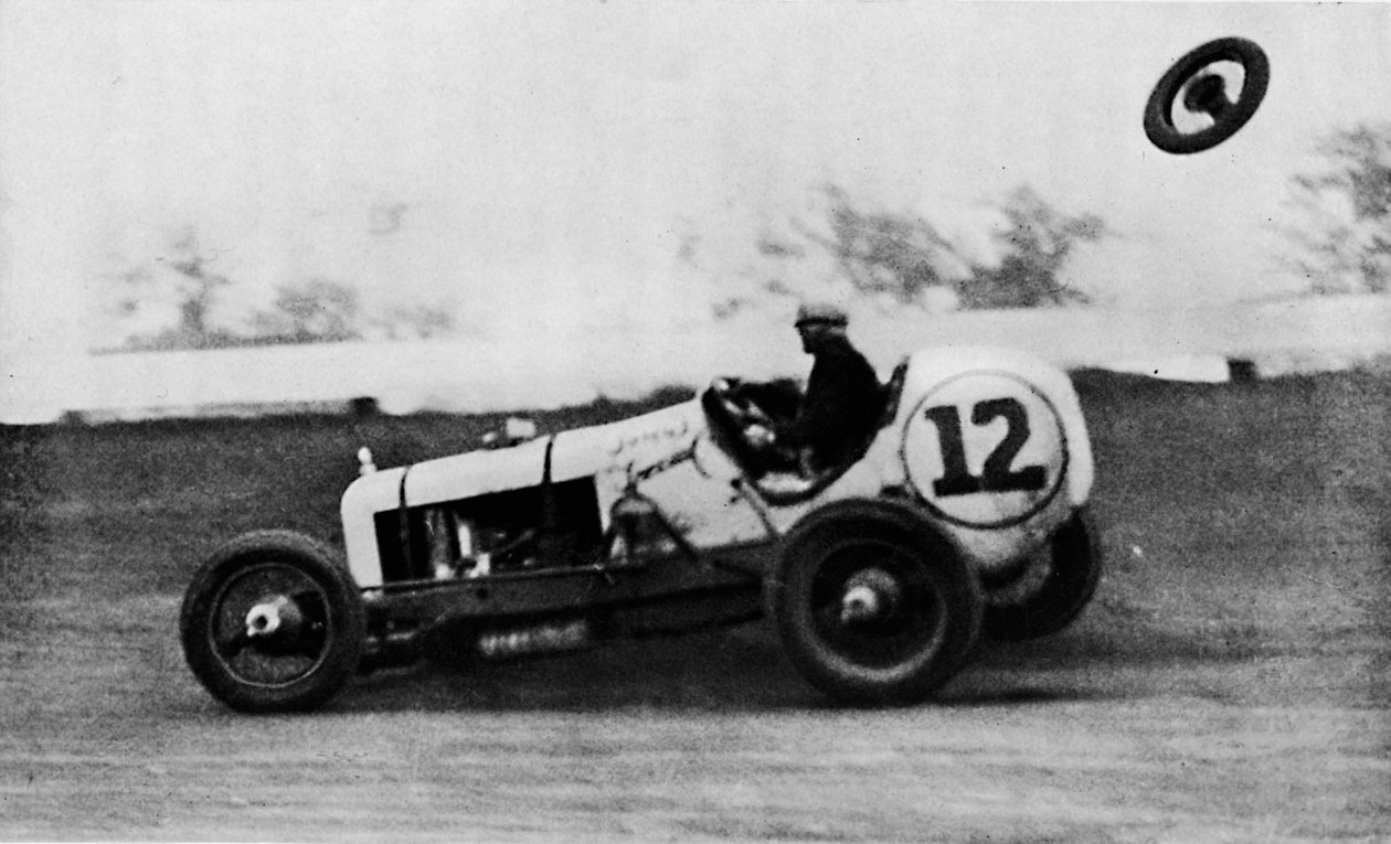 American Speedway Racing – Jack Ericson, obracający się na trzech kołach, 1937 autorstwa Unbekannt