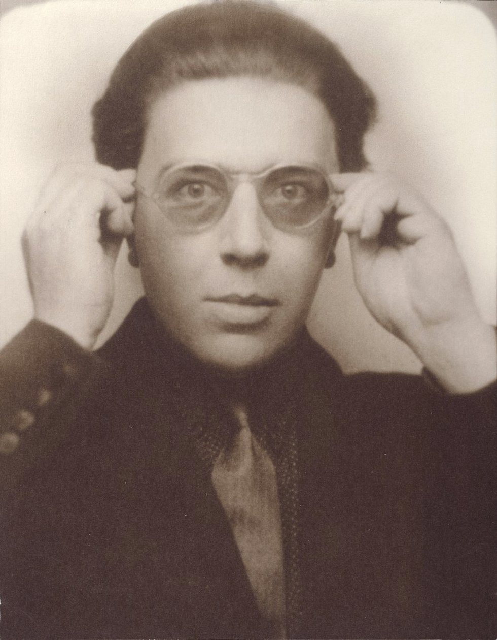 Andre Breton w okularach autorstwa Unbekannt