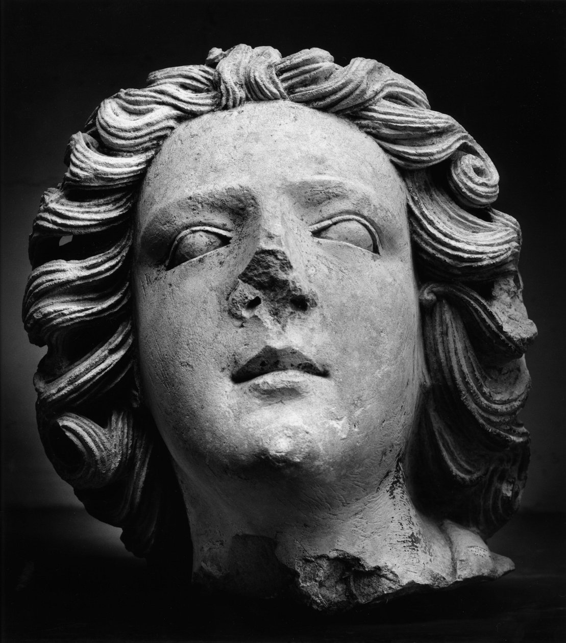 Głowa anioła Rzeźba Anonimowa. Muzeum miejskie Semur w Auxois (Cote d