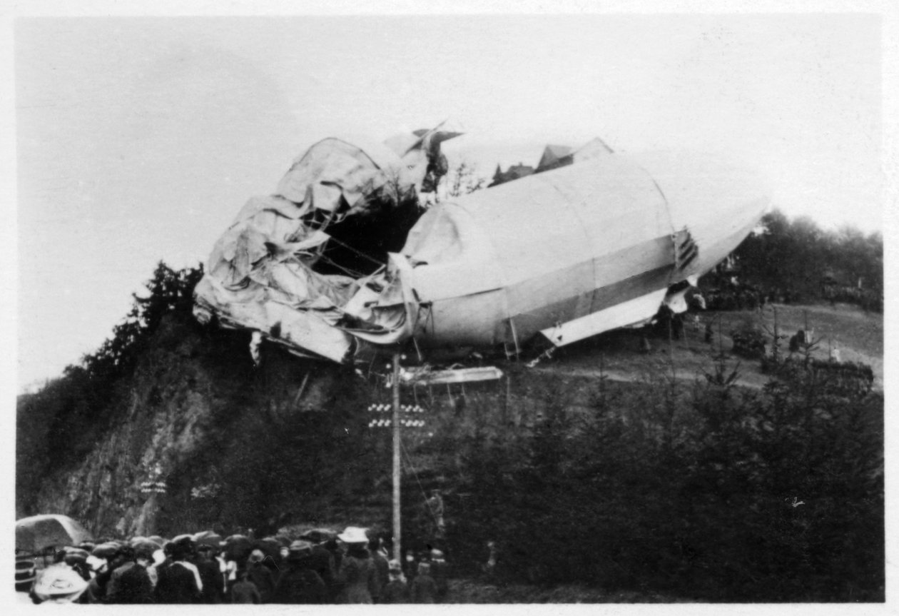 Army Zeppelin Z2 LZ5 na mieliźnie w pobliżu Weilburga podczas burzy, Niemcy, 1910 1933 autorstwa Unbekannt