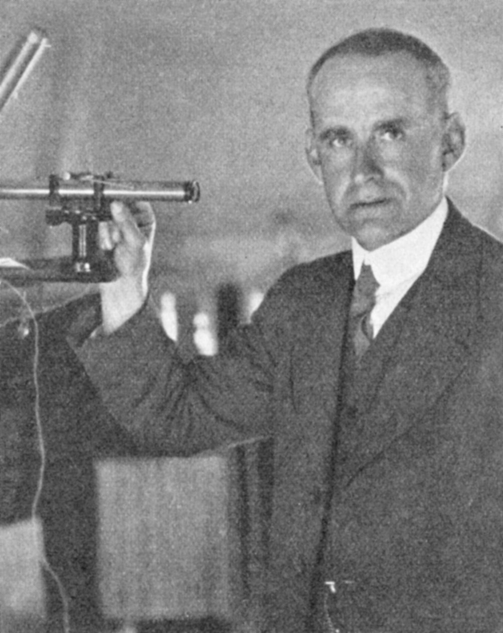 Arthur Stanley Eddington 1882-1944, brytyjski astronom, fizyk i matematyk, c1930-c1944 autorstwa Unbekannt