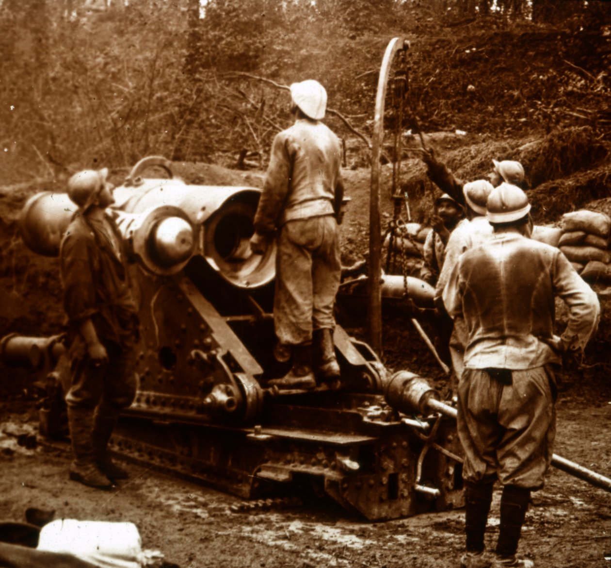 Artyleria, Bois du Chatelet, Francja, c1914-c1918 autorstwa Unbekannt