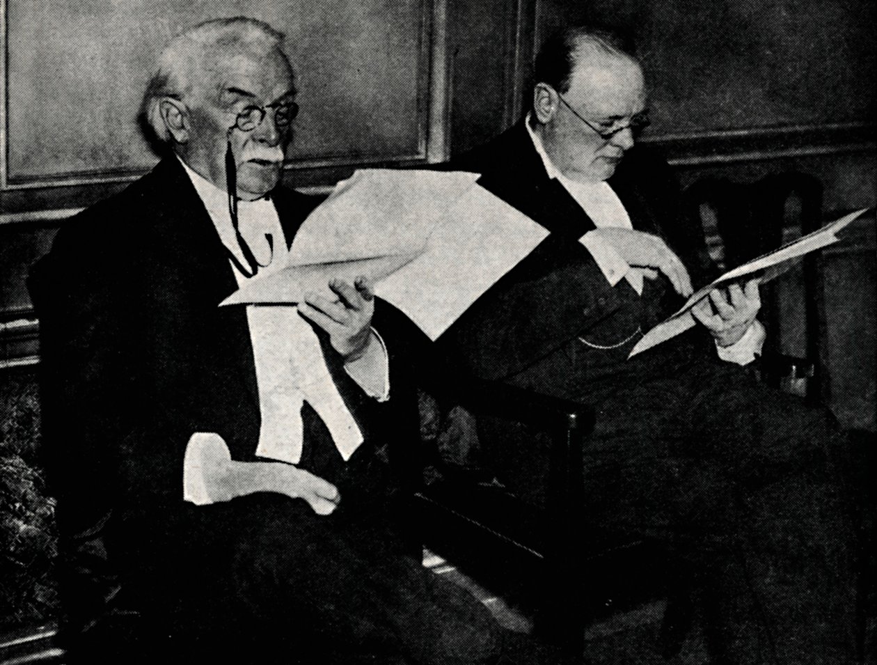 Na publicznej kolacji w Connaught Rooms, 20 listopada 1934, 1945. autorstwa Unbekannt
