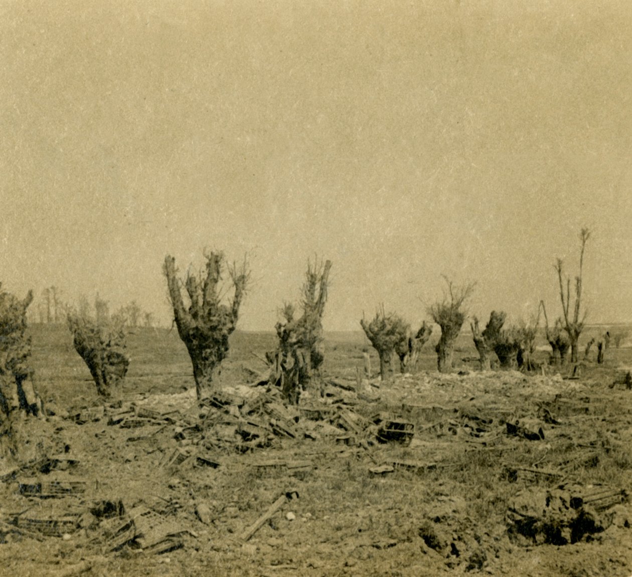 Pole bitwy, Maurepas, północna Francja, c1914-c1918 autorstwa Unbekannt