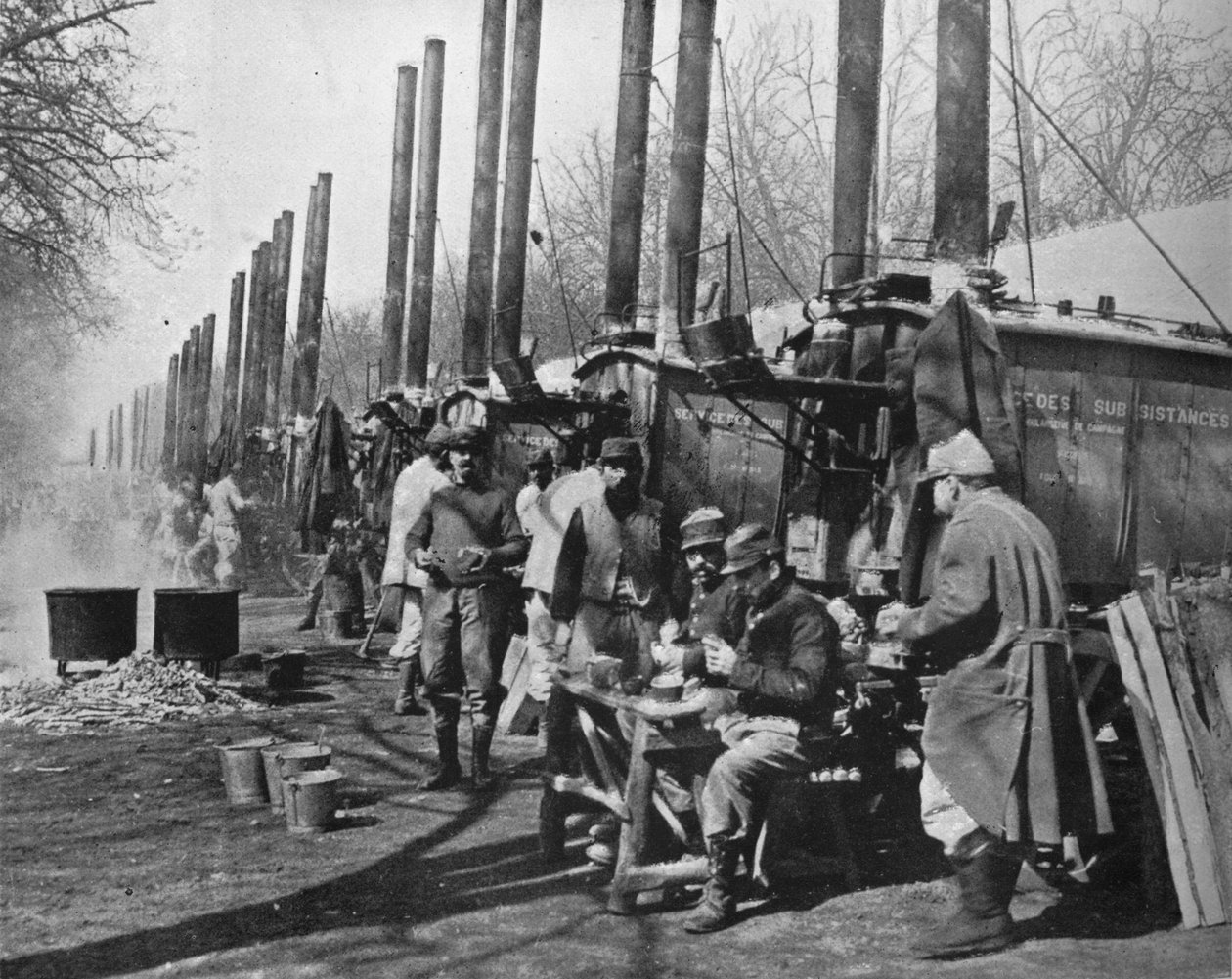Za liniami francuskimi, kuchnie polowe przyłączone do armii francuskiej, 1915 autorstwa Unbekannt