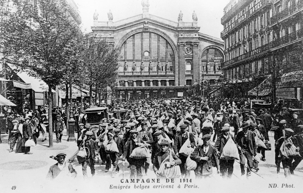 Belgowie przybywający do Paryża, 1914 autorstwa Unbekannt