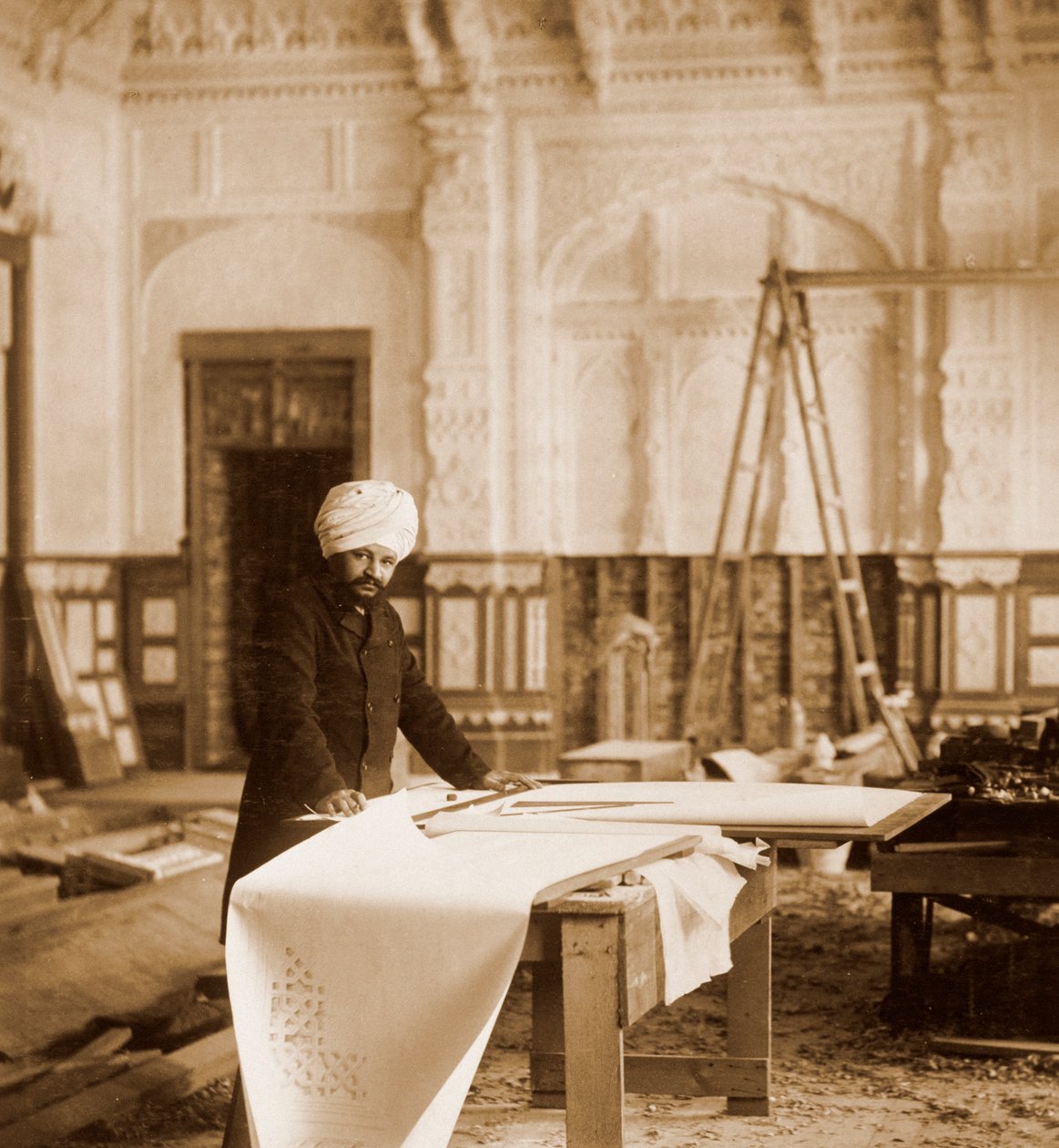 Bhai Ram Singh w pracy w Indian Room, Osborne House, Isle of Wight, 1892 autorstwa Unbekannt