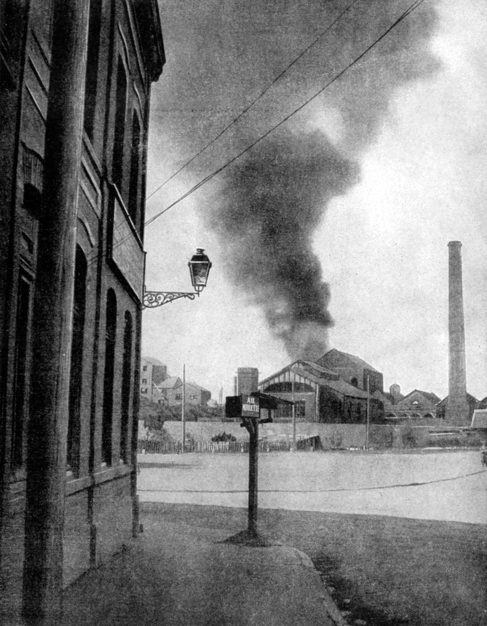 Bombardowanie kopalni przez Niemców, Pas-de-Calais, Francja, 1915 autorstwa Unbekannt