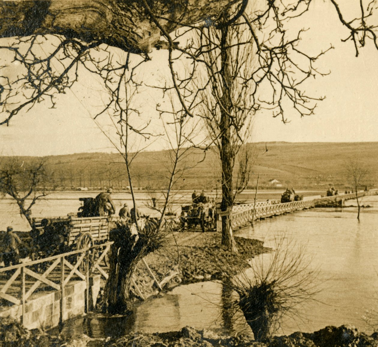 Most na rzece Moza w Dugny, północna Francja, c1914-c1918 autorstwa Unbekannt