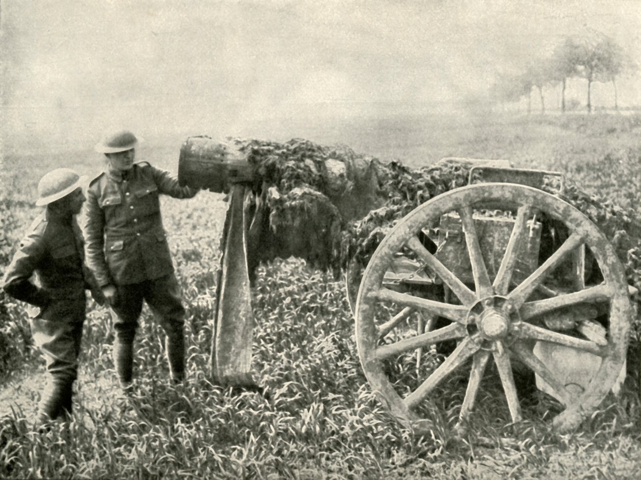Brytyjski atrapa pistoletu w polu, by przyciągnąć ogień Niemców, 1919. autorstwa Unbekannt
