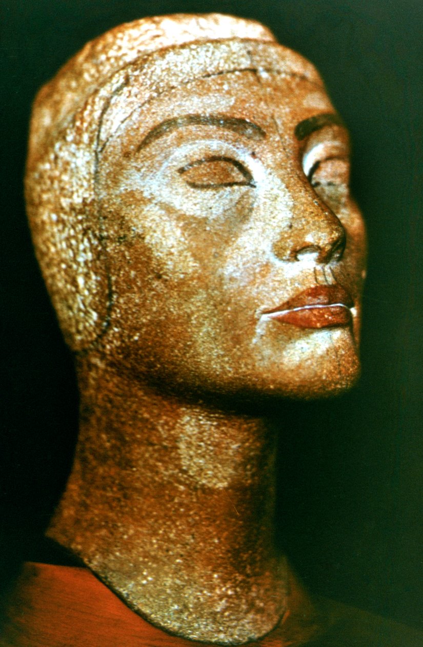 Popiersie Nefertiti, królowej i żony starożytnego egipskiego faraona Echnatona Amenhotepa IV autorstwa Unbekannt