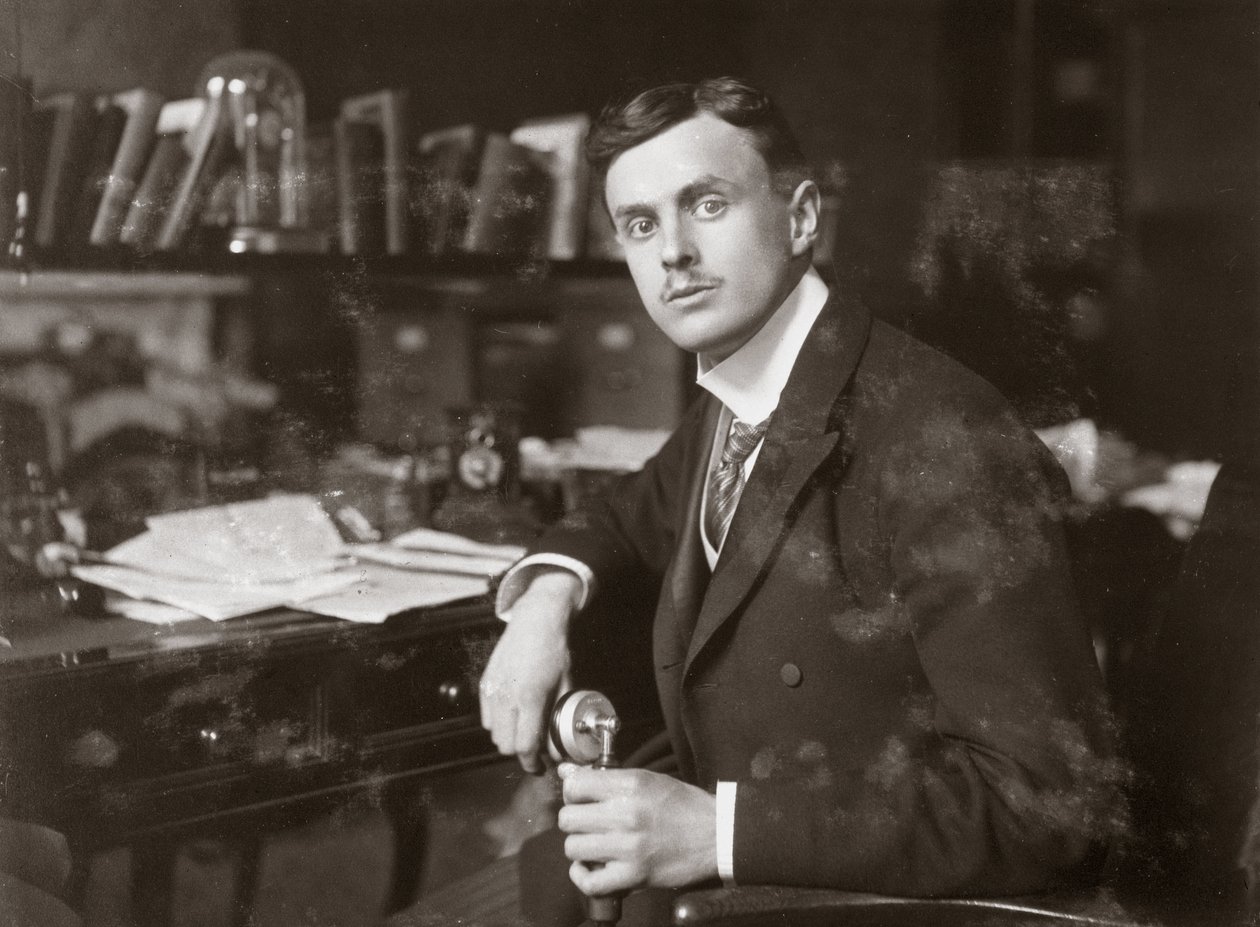 C S Rolls siedzący przy biurku, ok. 1902 r. autorstwa Unbekannt