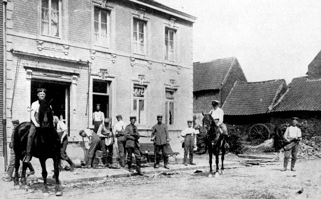 Kawiarnia w Mouland, zniszczona przez Niemców, I wojna światowa, 1914 autorstwa Unbekannt