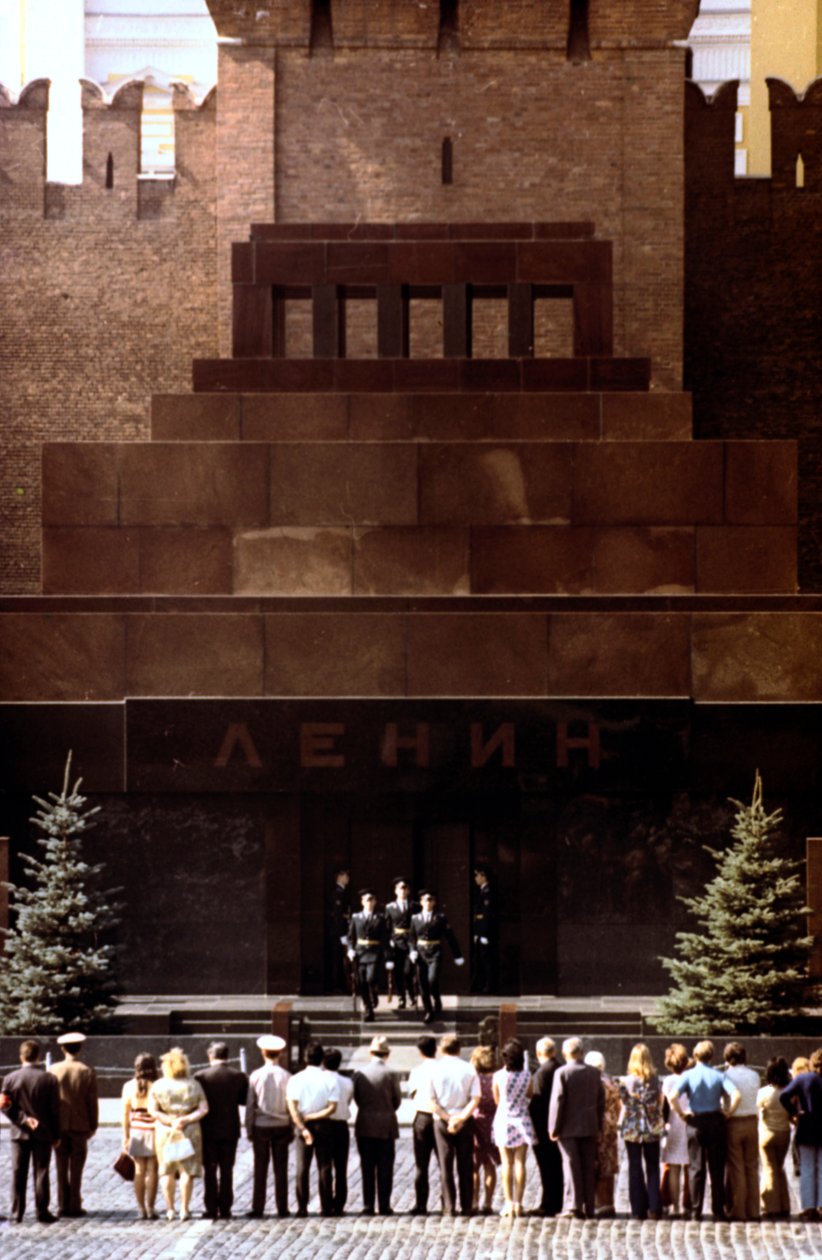 Zmiana warty w mauzoleum Lenina, Plac Czerwony, Moskwa, 1980 autorstwa Unbekannt