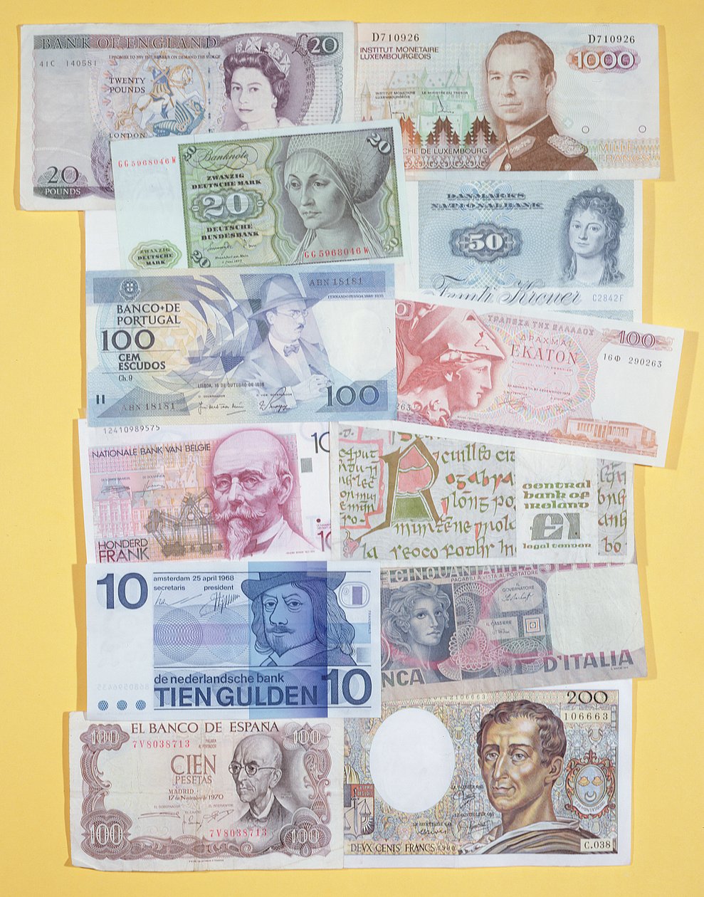 Kolekcja banknotów Europejskiego Banku z końca XX wieku (papier zadrukowany) autorstwa Unbekannt