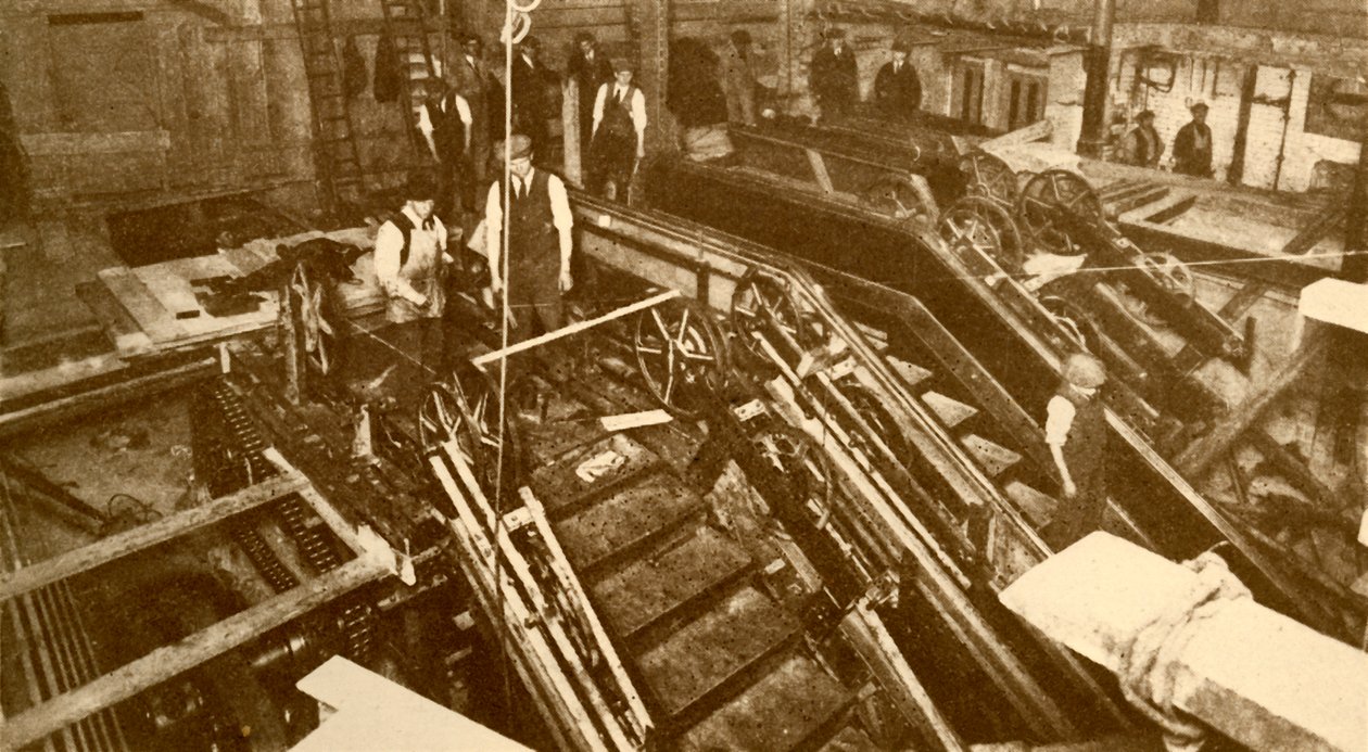 Budowa schodów ruchomych na stacji Bank, Londyn, ok. 1930. autorstwa Unbekannt