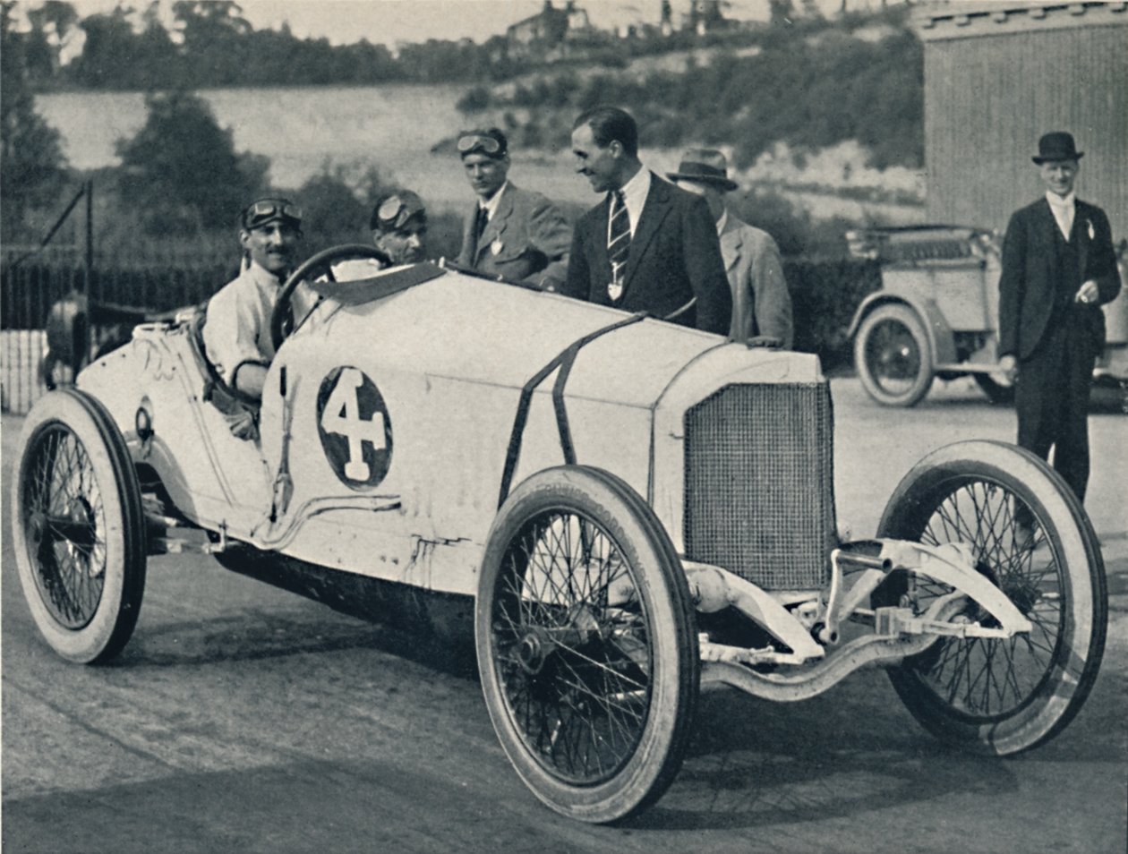 Hrabia Zborowski, młodszy, na mercedesie, 1937 autorstwa Unbekannt
